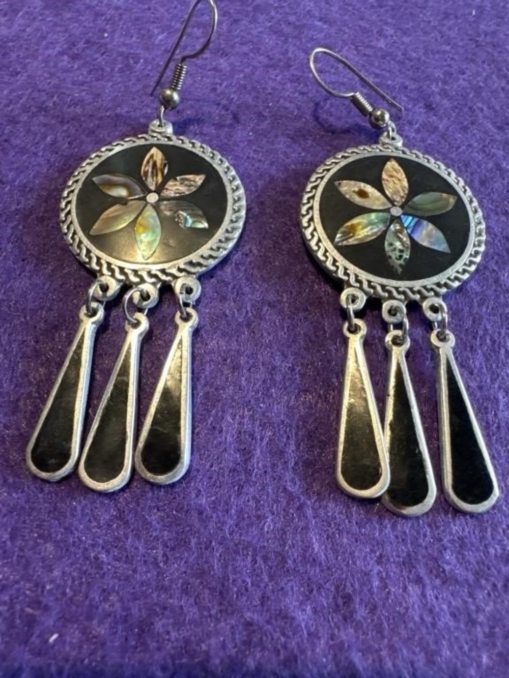 Source Unknown Black Earrings with Abalone Flower Inlay